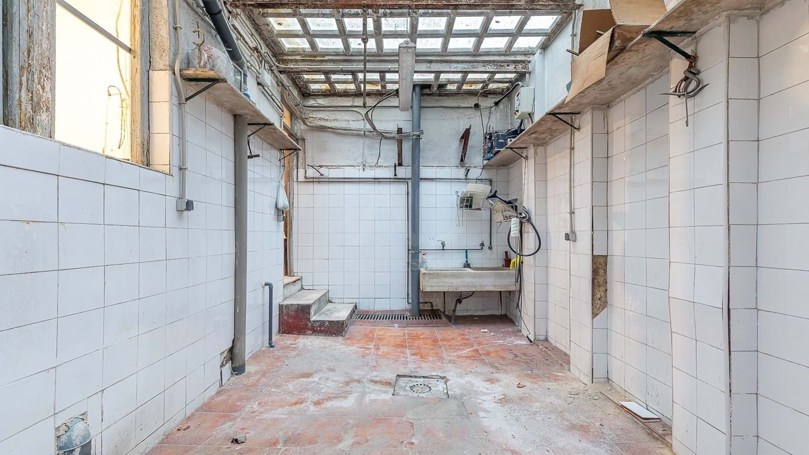 1 soveværelse Erhverv til leje i Madrid by - € 2.000 (Ref: 9987768)