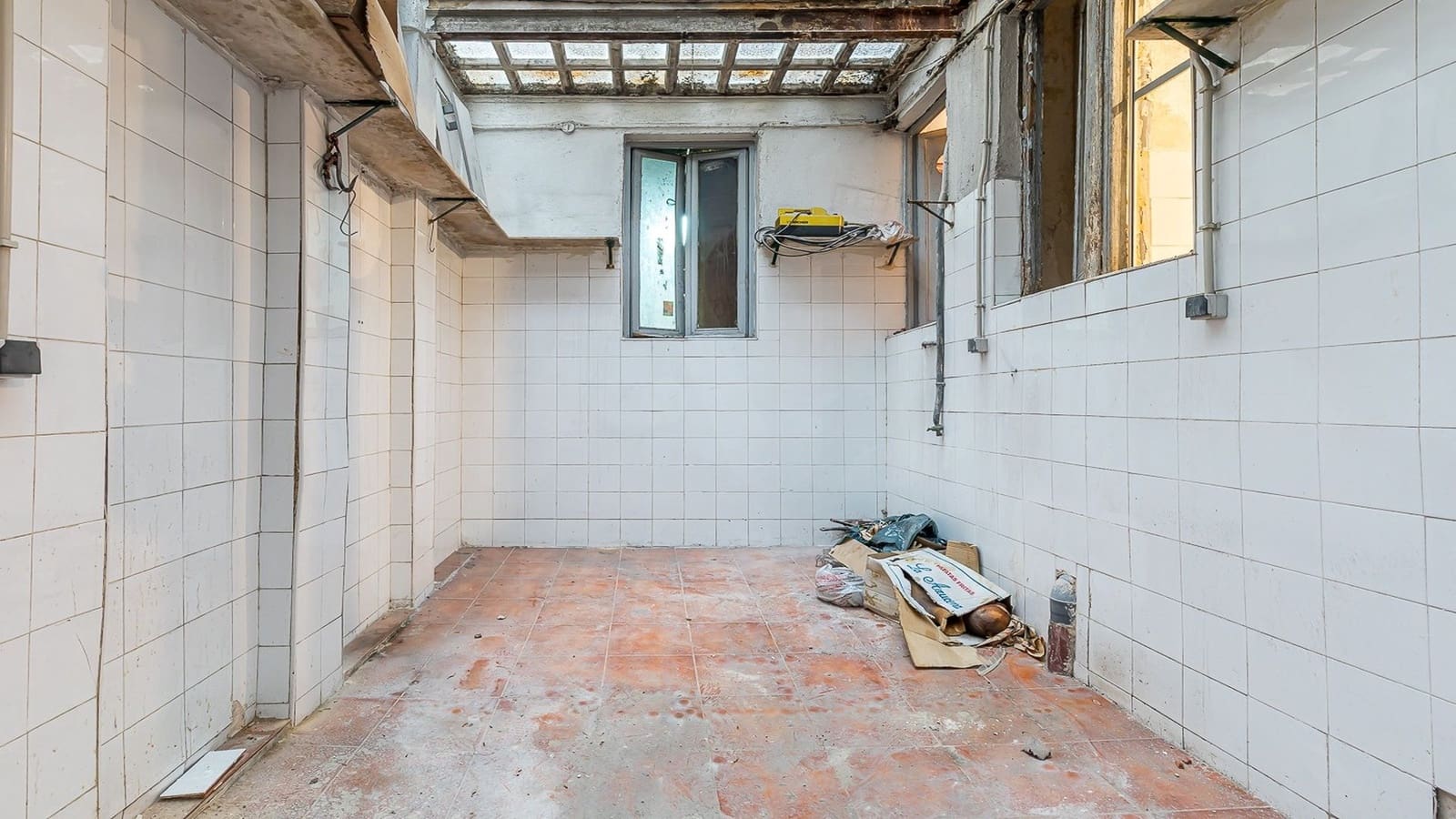 1 bedroom Commercial for rent in Madrid city - € 2,000 (Ref: 9987768)