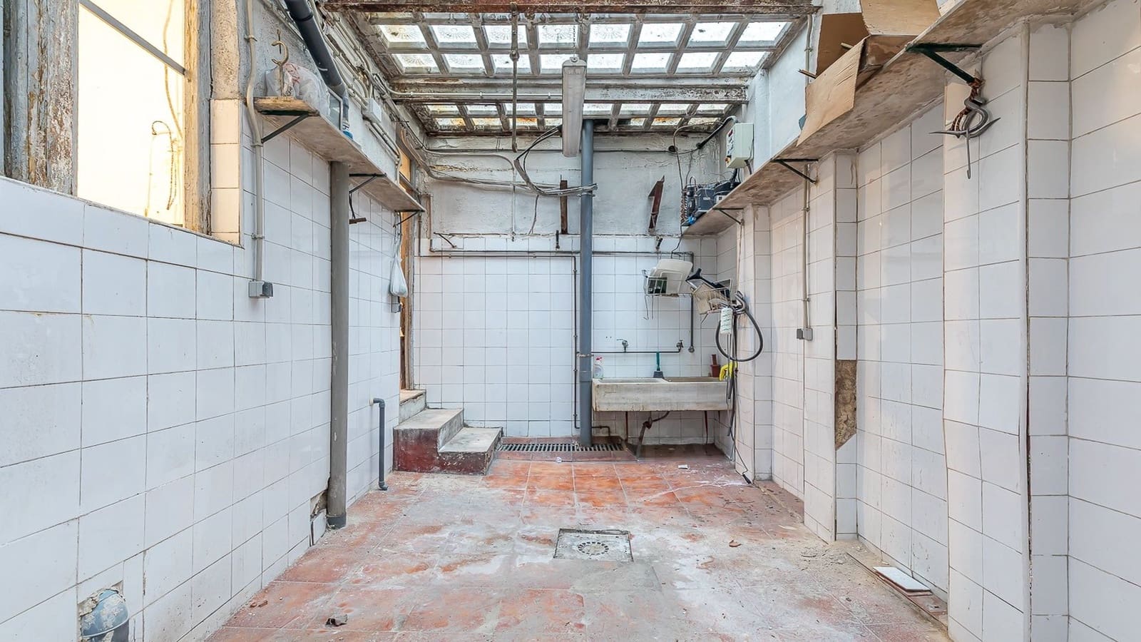 1 bedroom Commercial for rent in Madrid city - € 2,000 (Ref: 9987768)