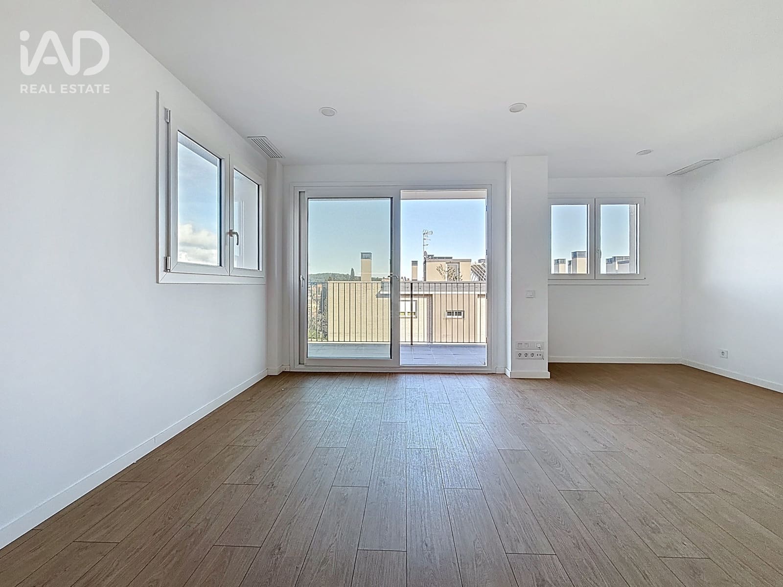 3 sypialnia Apartament na sprzedaż w Miasto Barcelona z garażem - 335 000 € (Ref: 9987770)