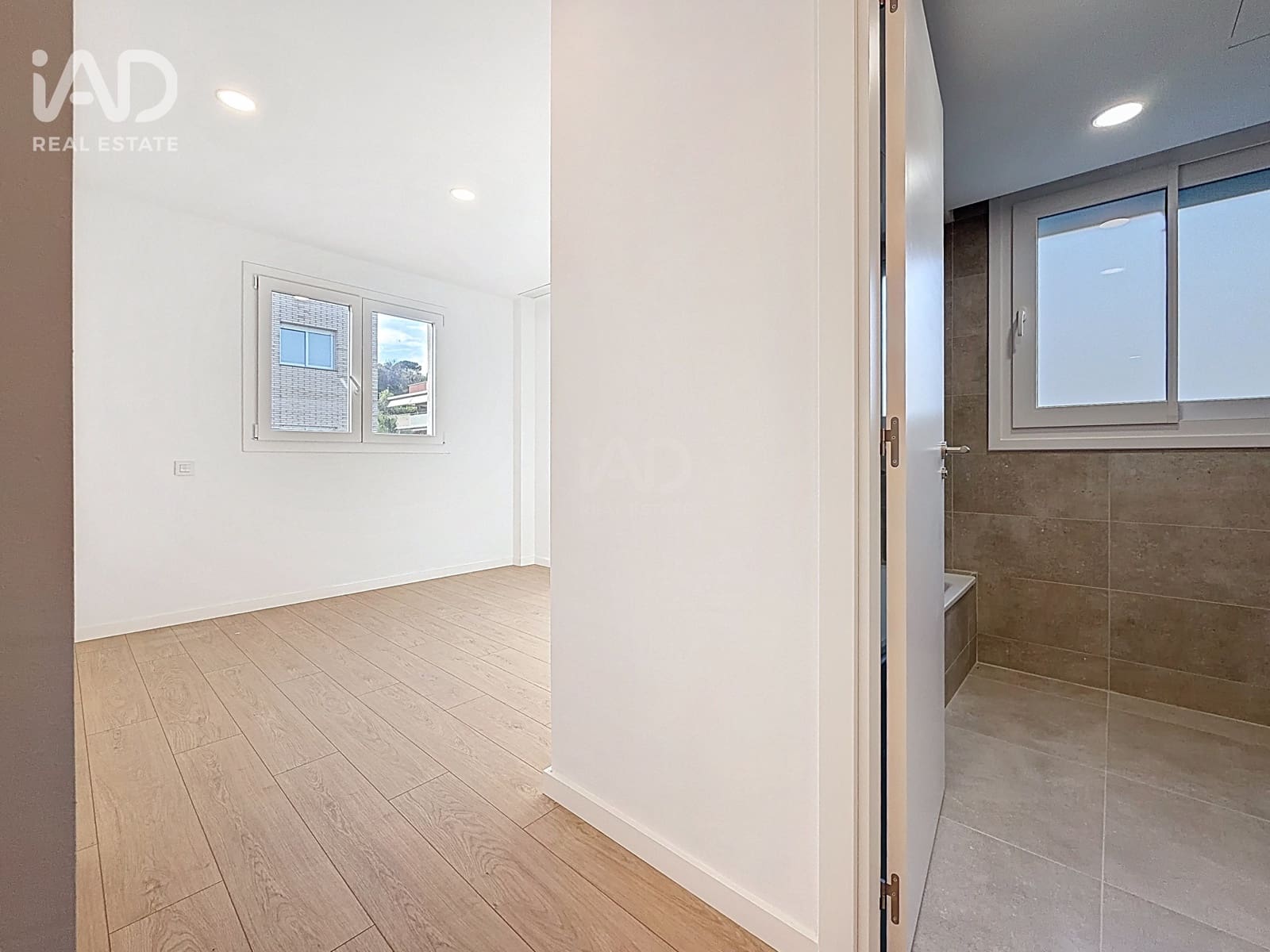 3 sypialnia Apartament na sprzedaż w Miasto Barcelona z garażem - 335 000 € (Ref: 9987770)
