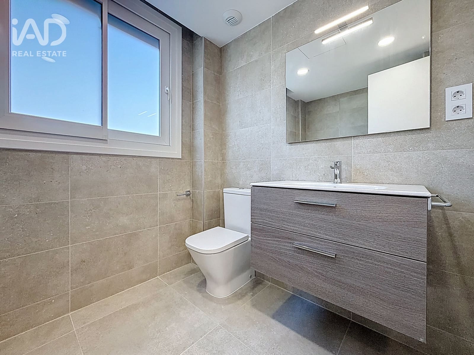 3 sypialnia Apartament na sprzedaż w Miasto Barcelona z garażem - 335 000 € (Ref: 9987770)
