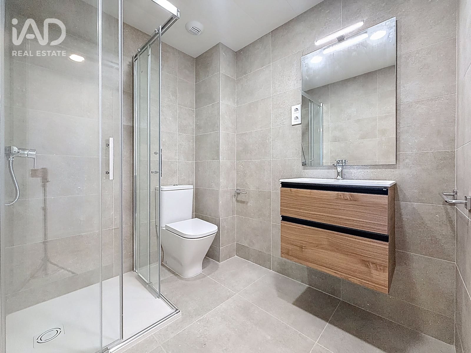 3 sypialnia Apartament na sprzedaż w Miasto Barcelona z garażem - 335 000 € (Ref: 9987770)
