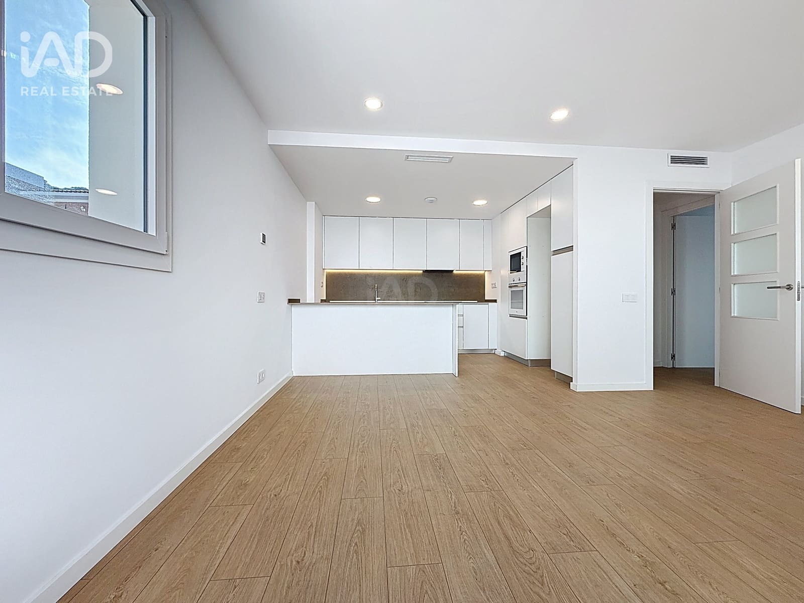 3 soverom Leilighet til salgs i Barcelona by med garasje - € 328 000 (Ref: 9987771)