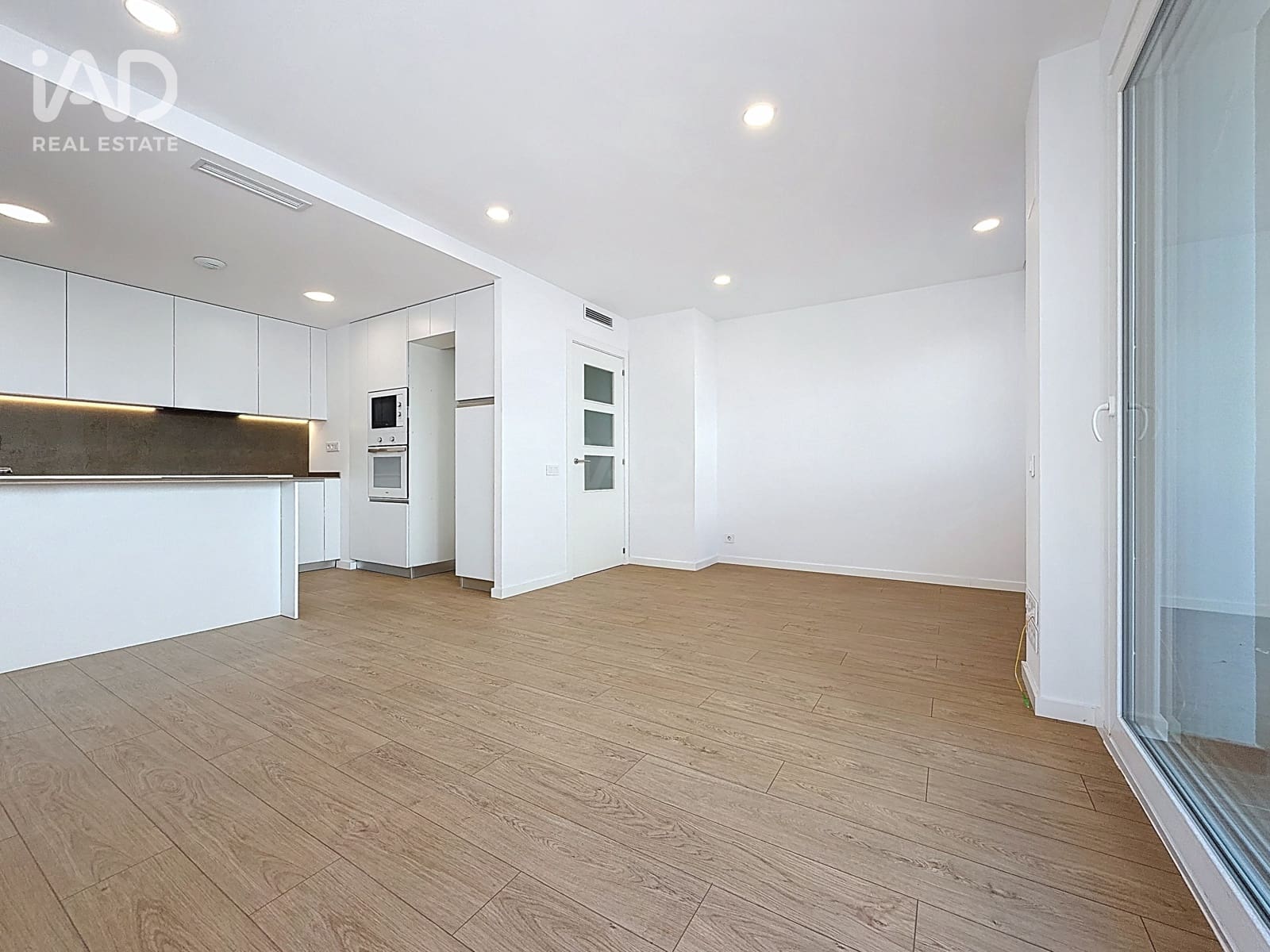 3 soverom Leilighet til salgs i Barcelona by med garasje - € 328 000 (Ref: 9987771)