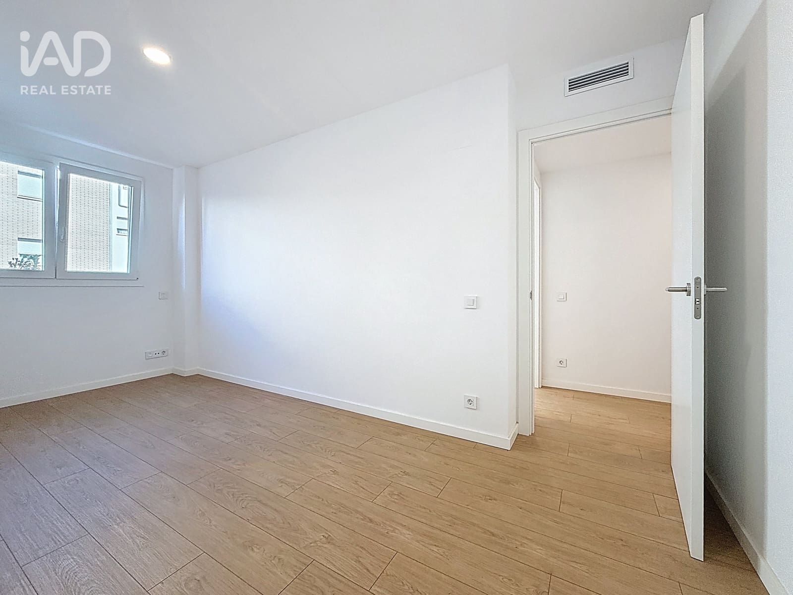 3 soverom Leilighet til salgs i Barcelona by med garasje - € 328 000 (Ref: 9987771)