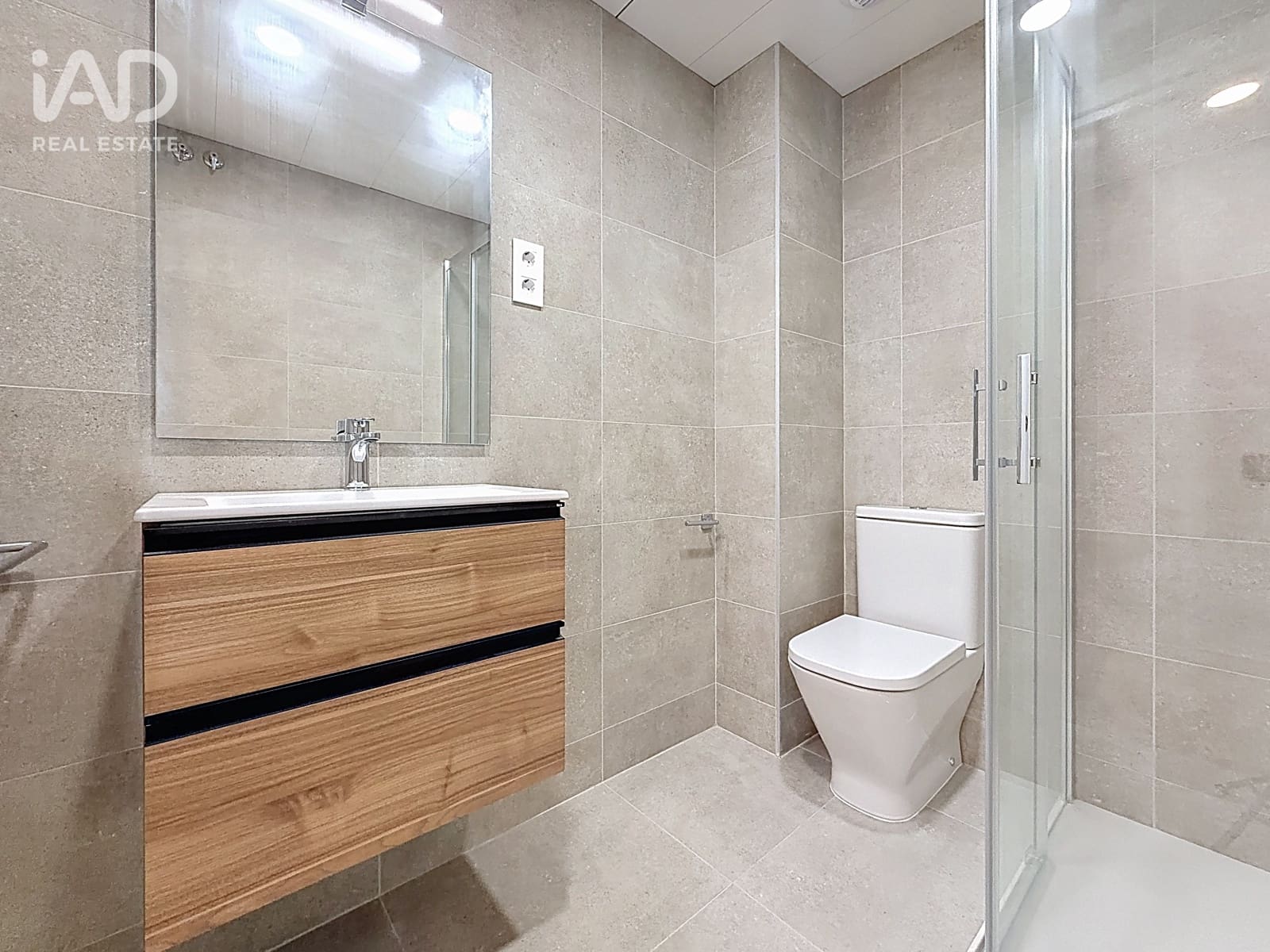 3 soverom Leilighet til salgs i Barcelona by med garasje - € 328 000 (Ref: 9987771)