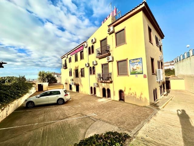 Local Comercial de 25 habitaciones en Huelva ciudad en venta con garaje - 2.300.000 € (Ref: 9987772)