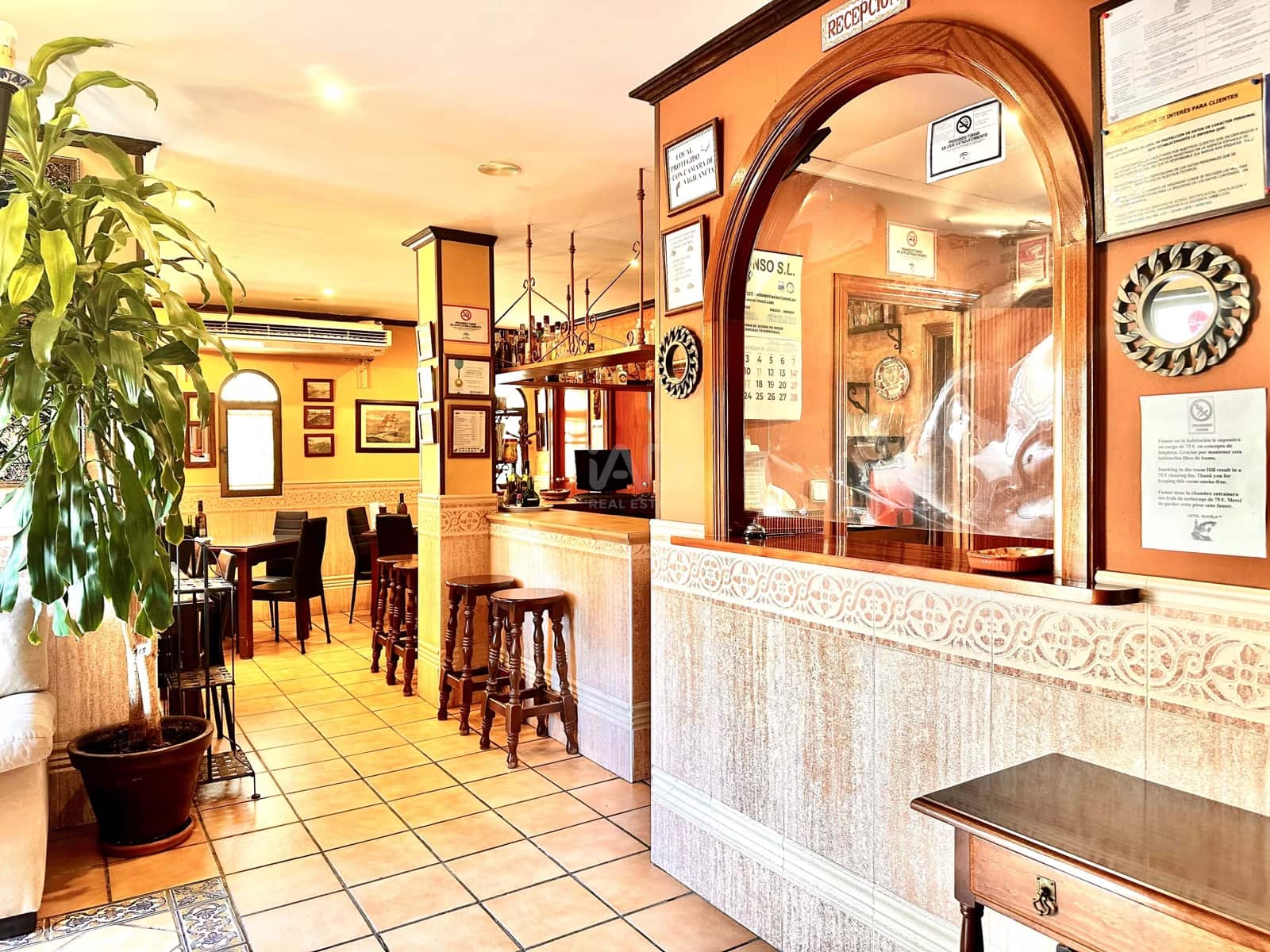 Local Comercial de 25 habitaciones en Huelva ciudad en venta con garaje - 2.300.000 € (Ref: 9987772)