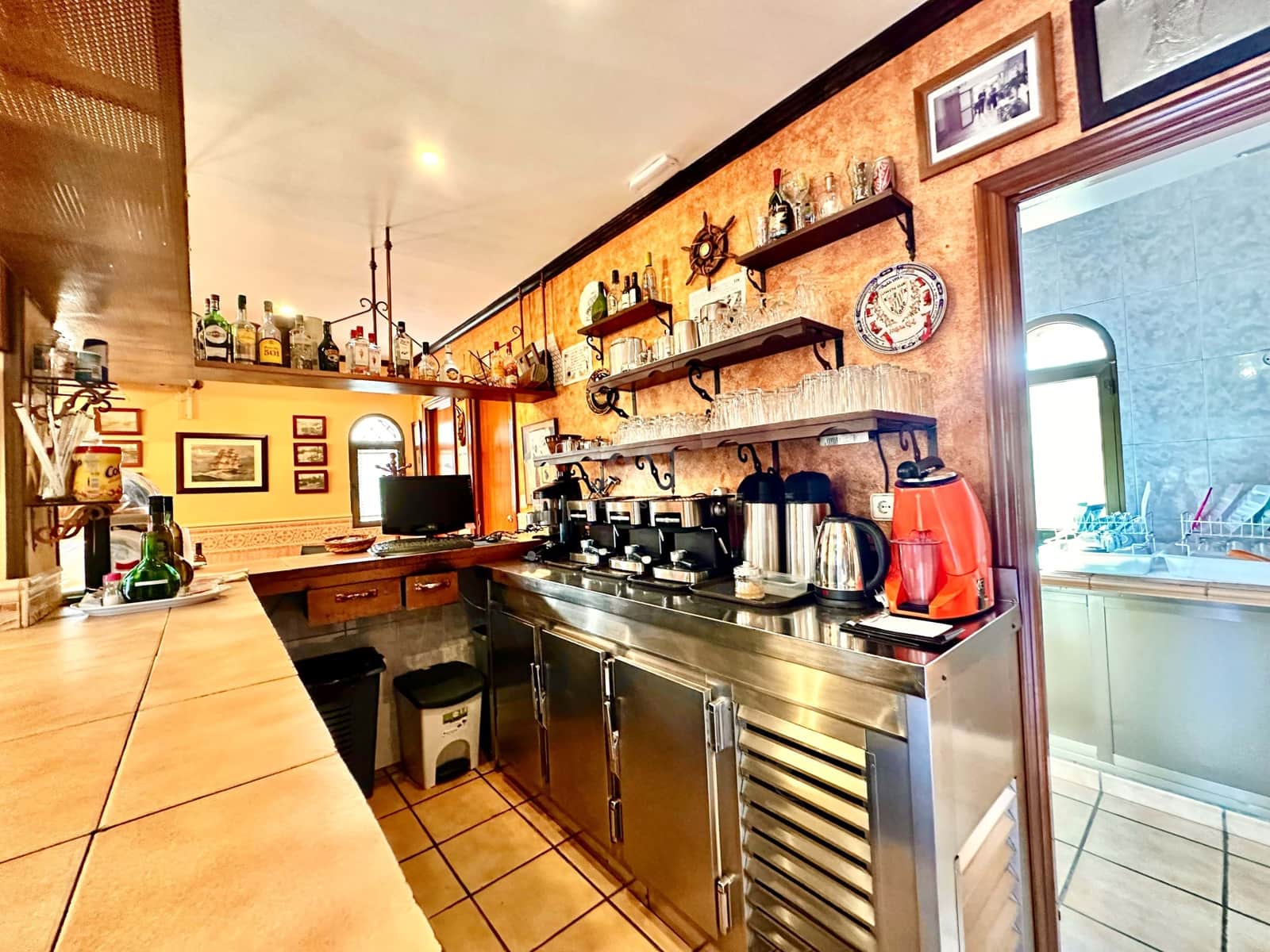 Local Comercial de 25 habitaciones en Huelva ciudad en venta con garaje - 2.300.000 € (Ref: 9987772)