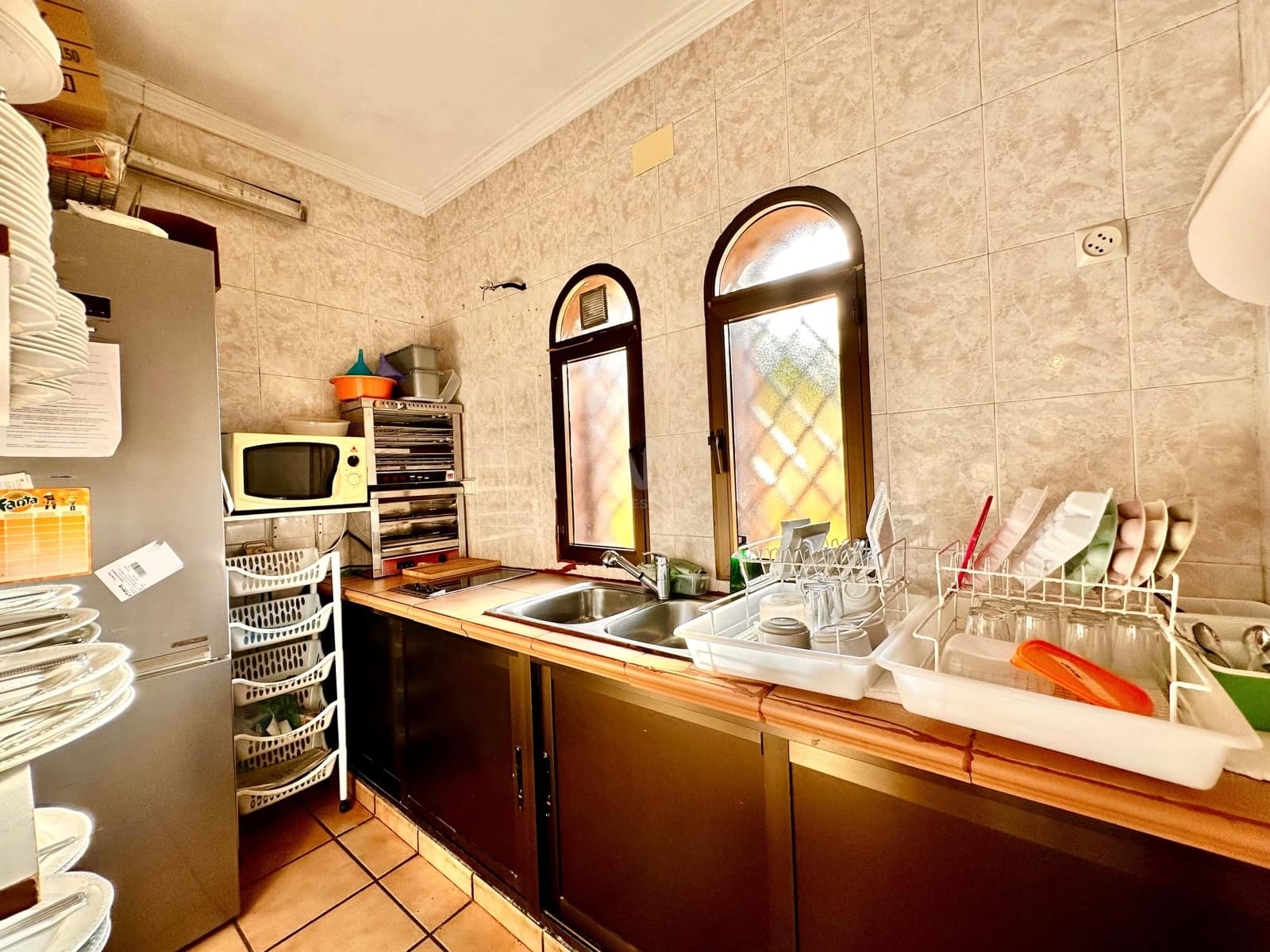 Local Comercial de 25 habitaciones en Huelva ciudad en venta con garaje - 2.300.000 € (Ref: 9987772)