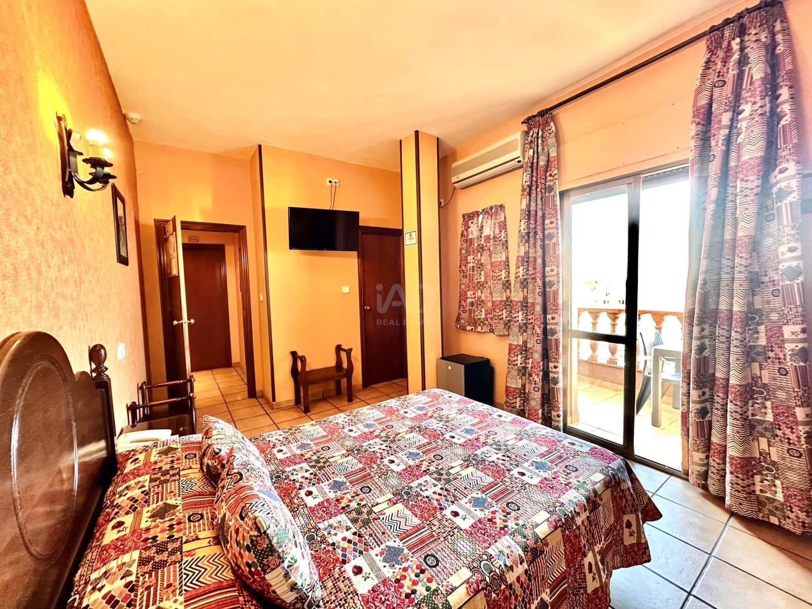 Local Comercial de 25 habitaciones en Huelva ciudad en venta con garaje - 2.300.000 € (Ref: 9987772)