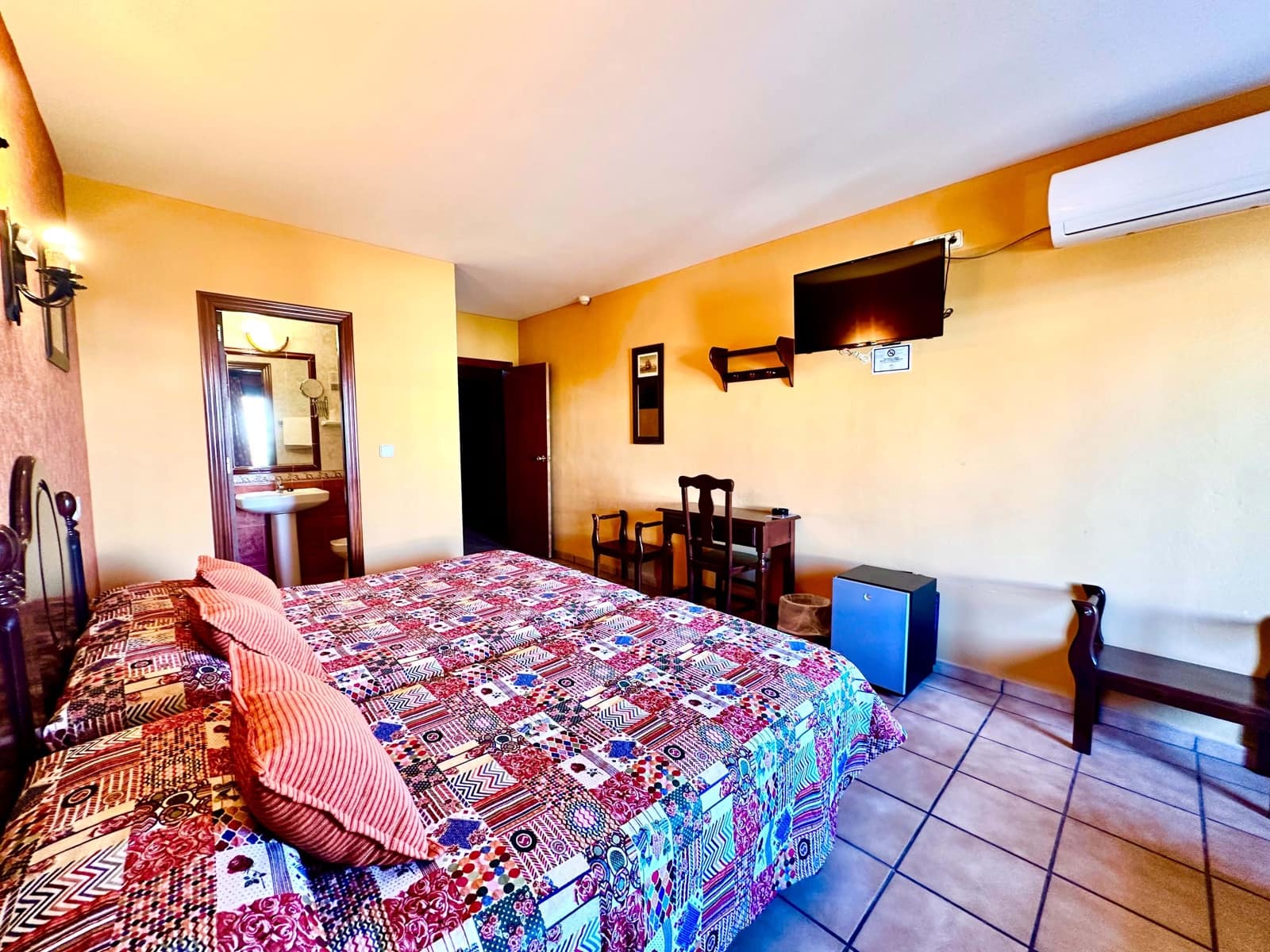 Local Comercial de 25 habitaciones en Huelva ciudad en venta con garaje - 2.300.000 € (Ref: 9987772)