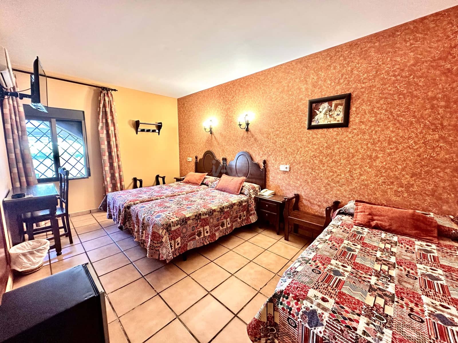 Local Comercial de 25 habitaciones en Huelva ciudad en venta con garaje - 2.300.000 € (Ref: 9987772)