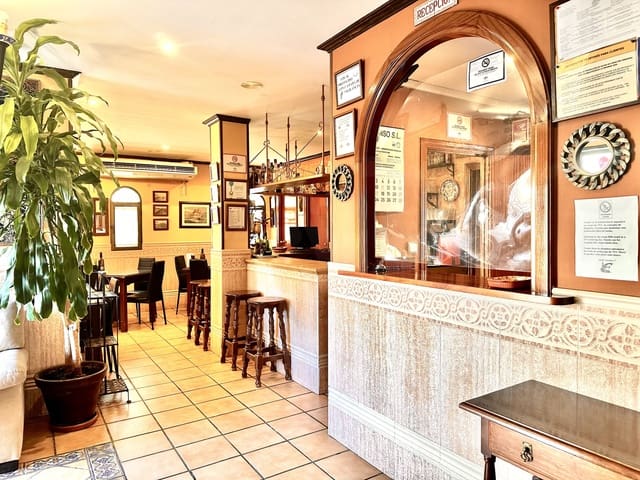 25 slaapkamer Commercieel te koop in Ayamonte met garage - € 2.300.000 (Ref: 9987772)