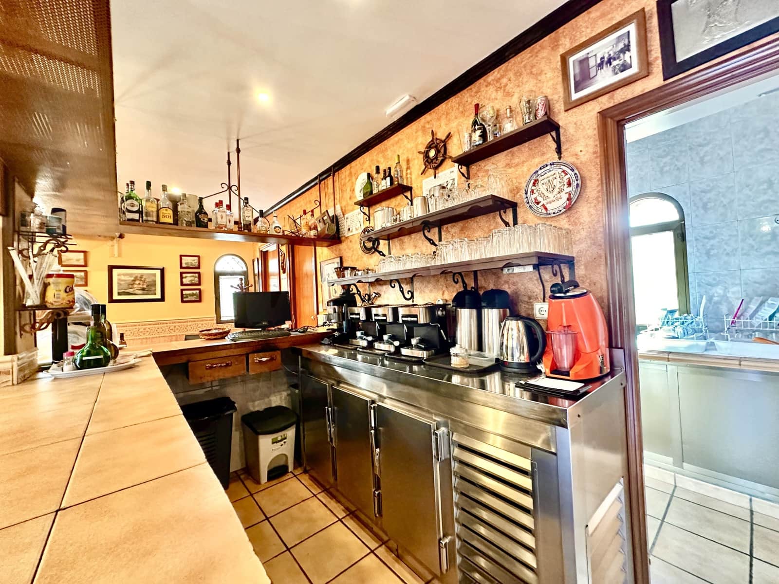 Local Comercial de 25 habitaciones en Ayamonte en venta con garaje - 2.300.000 € (Ref: 9987772)