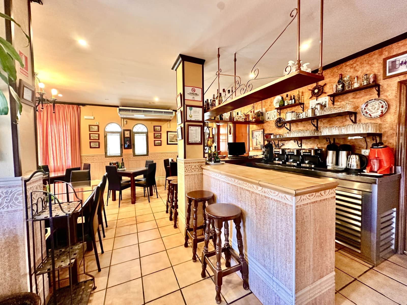 Local Comercial de 25 habitaciones en Ayamonte en venta con garaje - 2.300.000 € (Ref: 9987772)