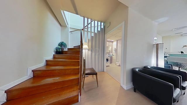 5 soverom Kommersiell til salgs i Alicante by - € 159 500 (Ref: 9987776)
