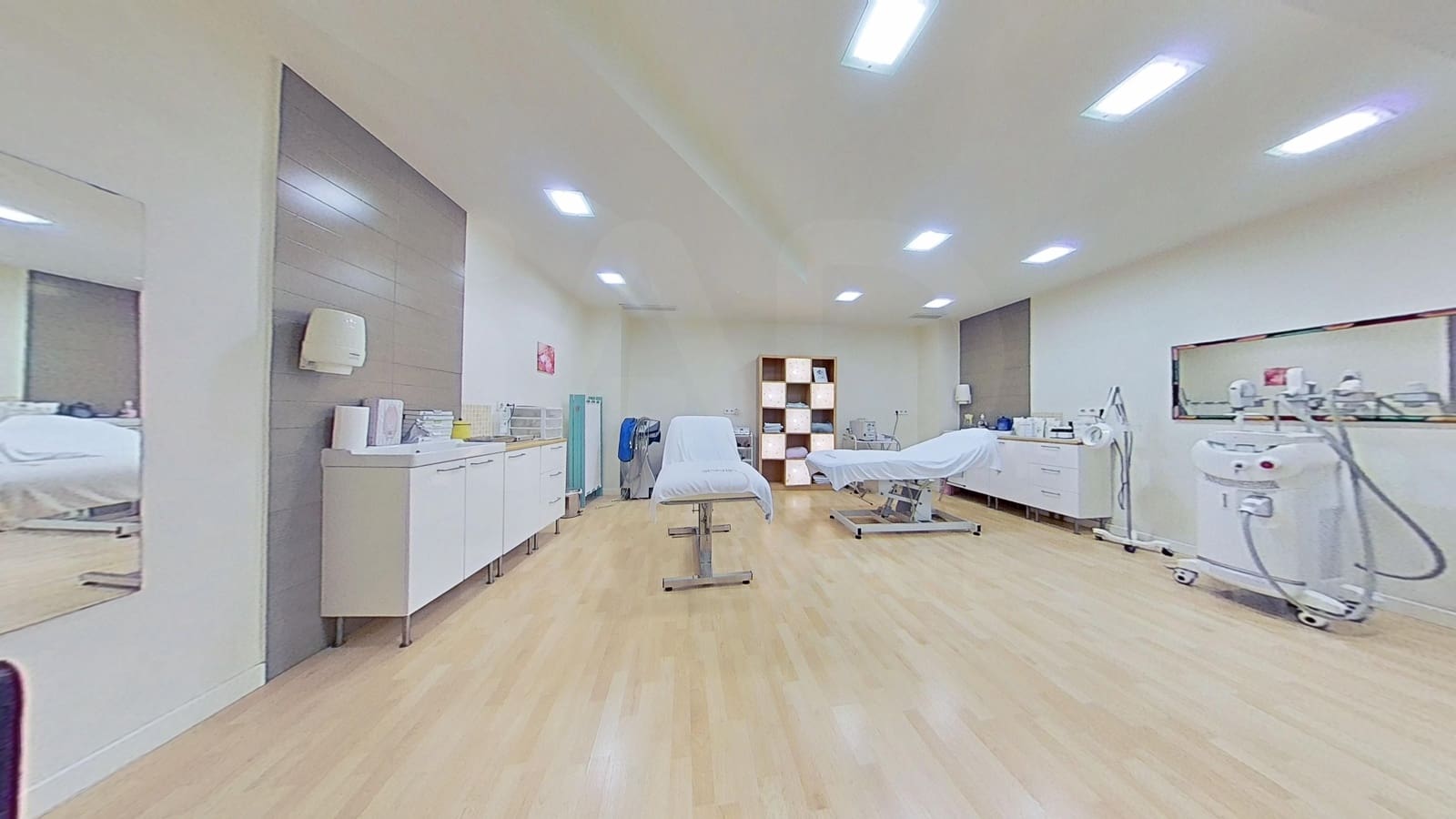 5 bedroom Commercial for sale in Alicante / Alacant city - € 159,500 (Ref: 9987776)