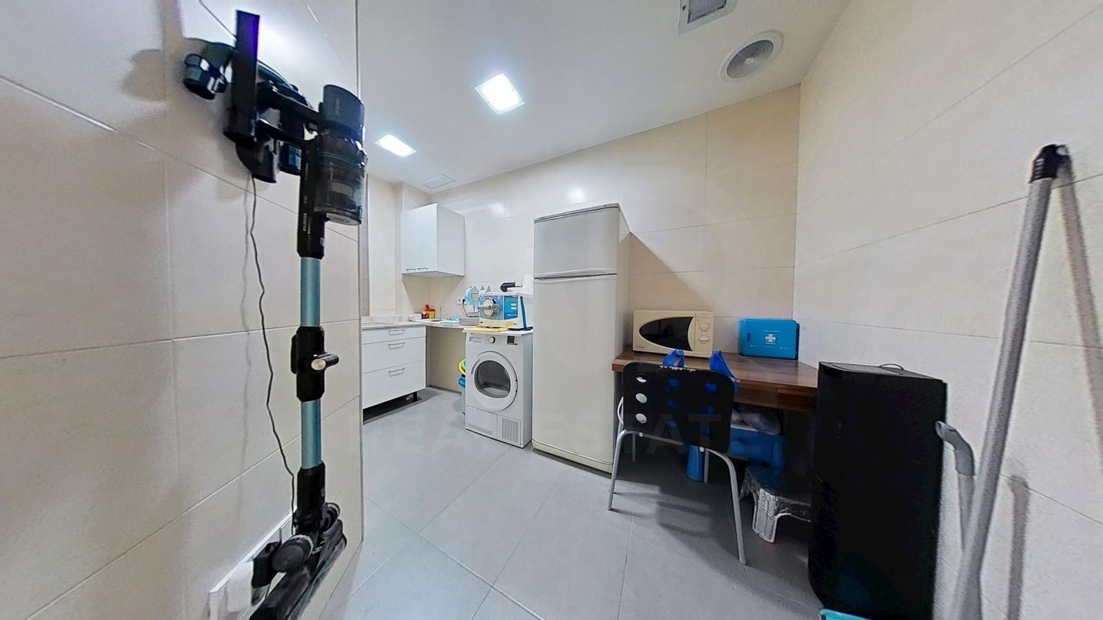 5 bedroom Commercial for sale in Alicante / Alacant city - € 159,500 (Ref: 9987776)