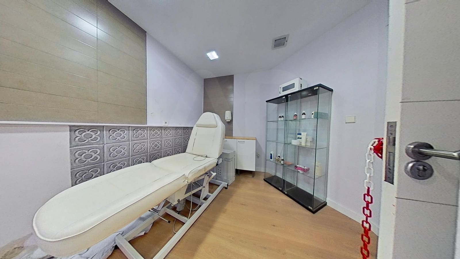 5 bedroom Commercial for sale in Alicante / Alacant city - € 159,500 (Ref: 9987776)