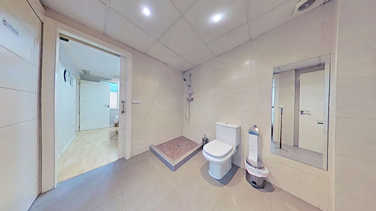 5 bedroom Commercial for sale in Alicante / Alacant city - € 159,500 (Ref: 9987776)