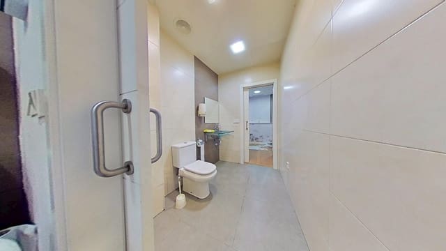 5 slaapkamer Commercieel te koop in Alicante stad - € 159.500 (Ref: 9987776)