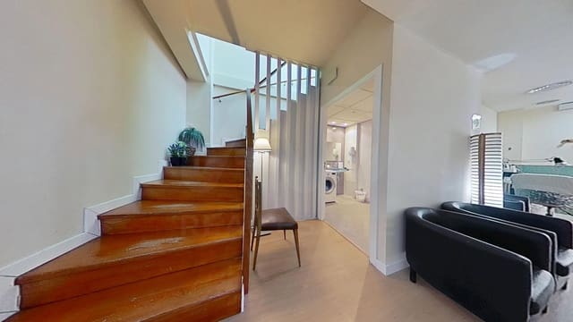 5 slaapkamer Commercieel te koop in Alicante stad - € 159.500 (Ref: 9987776)