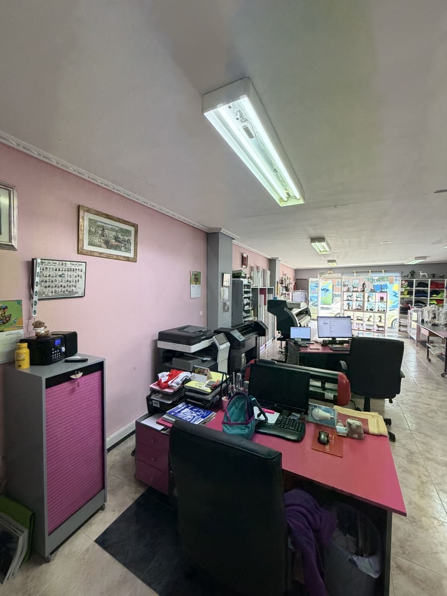 Komercyjne na sprzedaż w Miasto Valladolid z garażem - 161 000 € (Ref: 9987778)