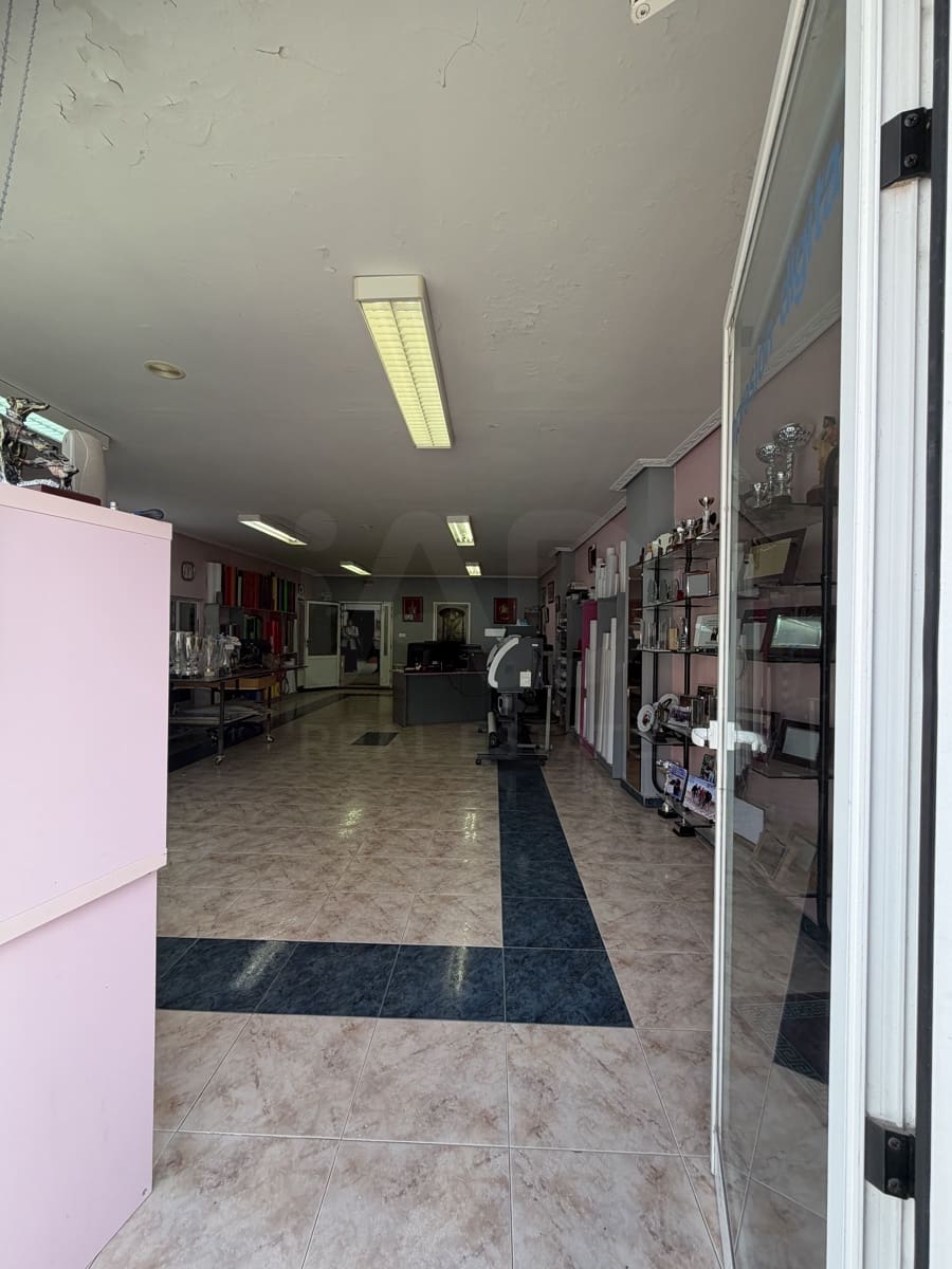 Komercyjne na sprzedaż w Miasto Valladolid z garażem - 161 000 € (Ref: 9987778)