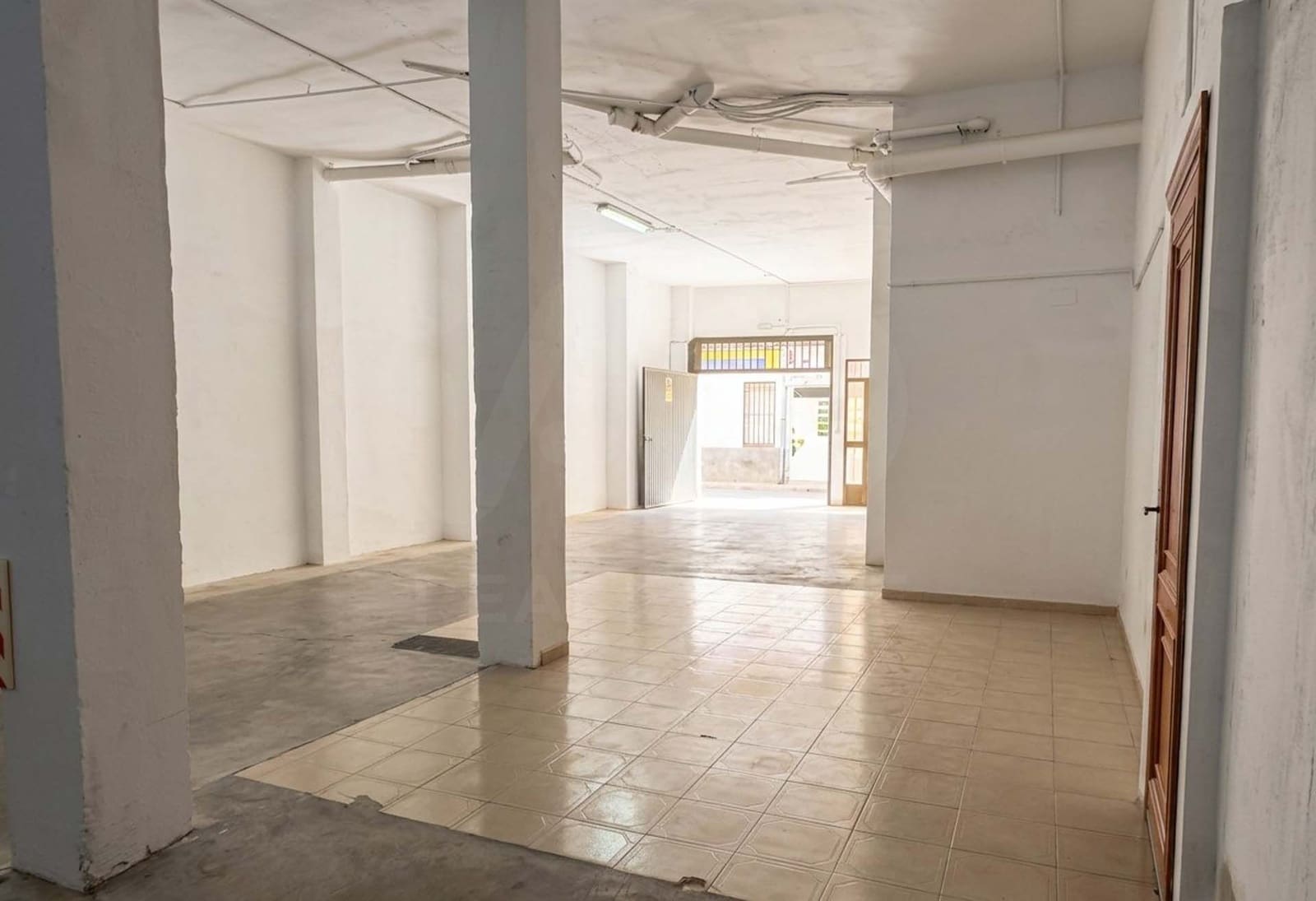 Comercial para arrendar em Valencia cidade - 1 200 € (Ref: 9987779)