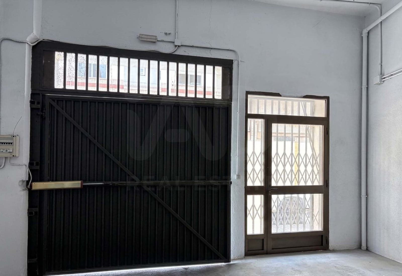 Comercial para arrendar em Valencia cidade - 1 200 € (Ref: 9987779)
