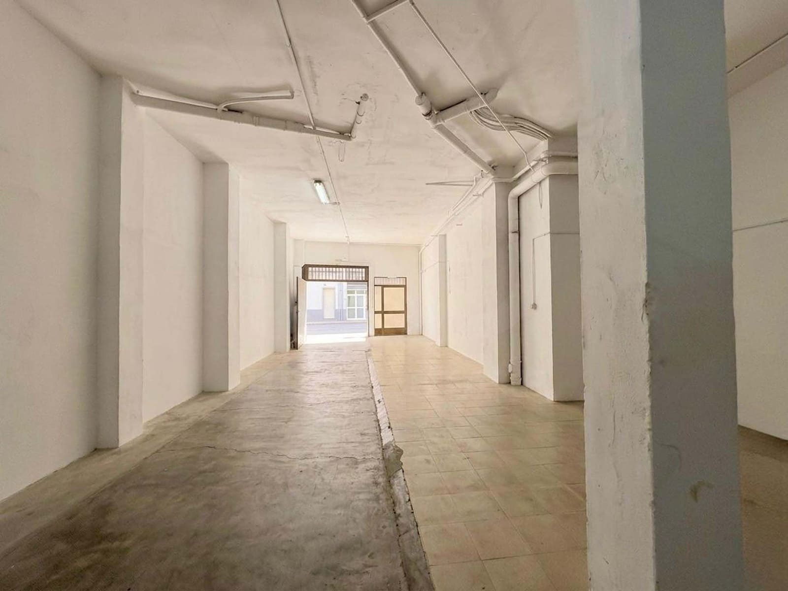 Comercial para arrendar em Valencia cidade - 1 200 € (Ref: 9987779)