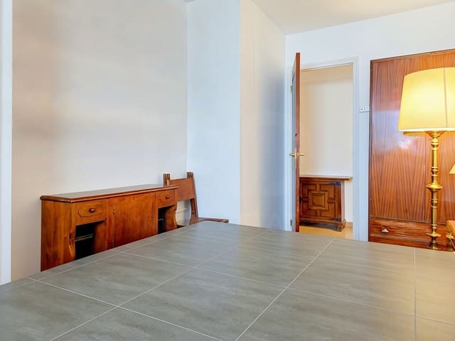 Apartamento de 4 habitaciones en Barcelona ciudad en venta - 649.000 € (Ref: 9987780)
