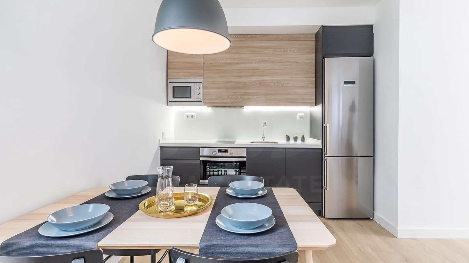 Apartment for rent in Madrid city - € 1,700 (Ref: 9987783)