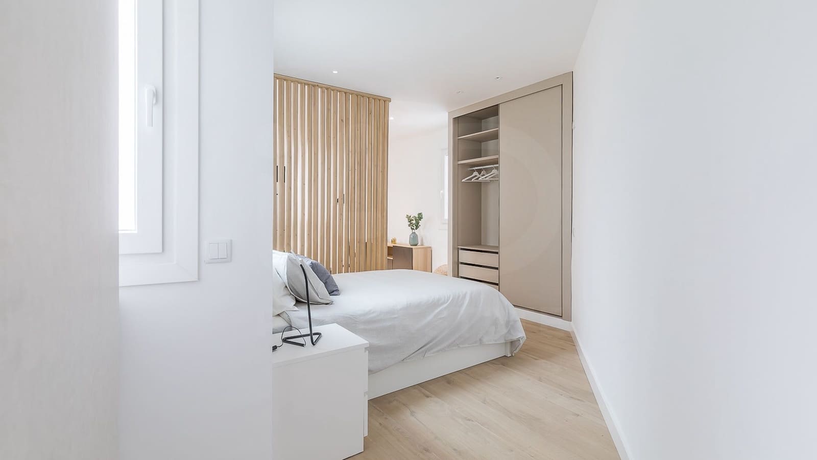 Apartment for rent in Madrid city - € 1,700 (Ref: 9987783)