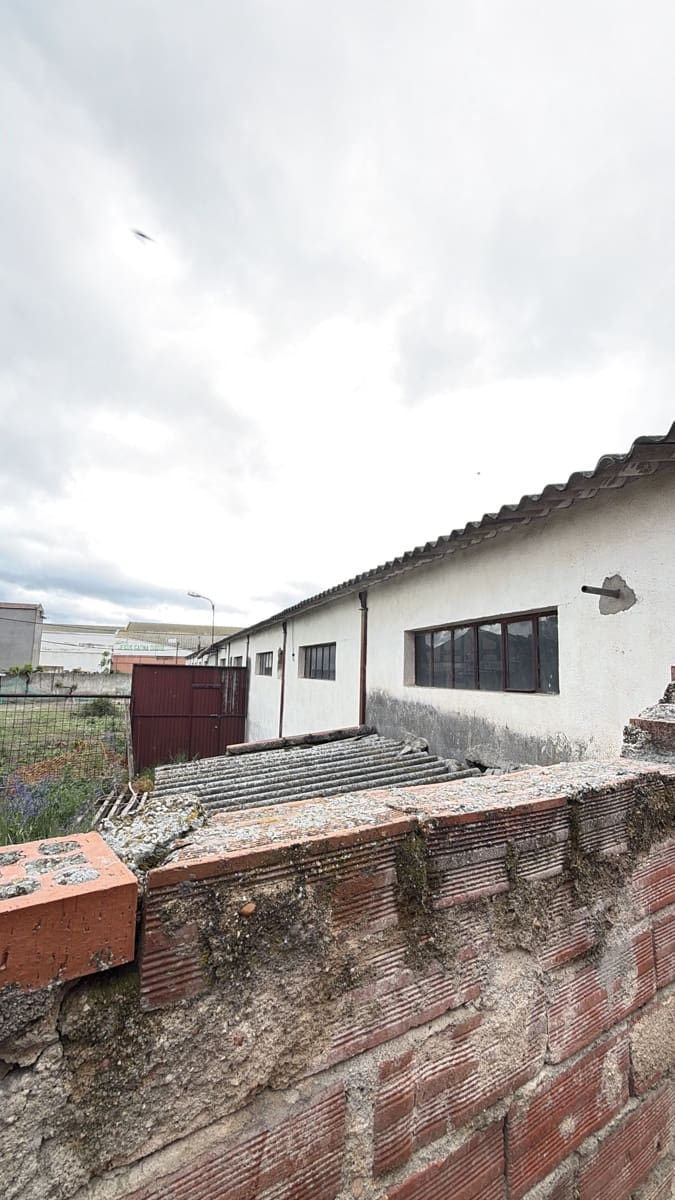 Erhverv til salg i Valladolid by - € 95.000 (Ref: 9987784)
