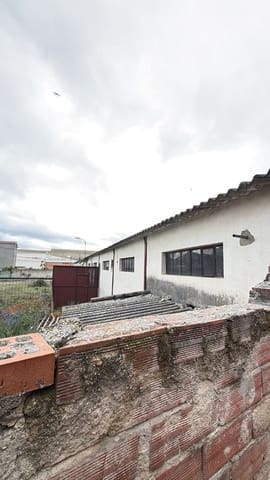 Erhverv til salg i Valladolid by - € 95.000 (Ref: 9987784)