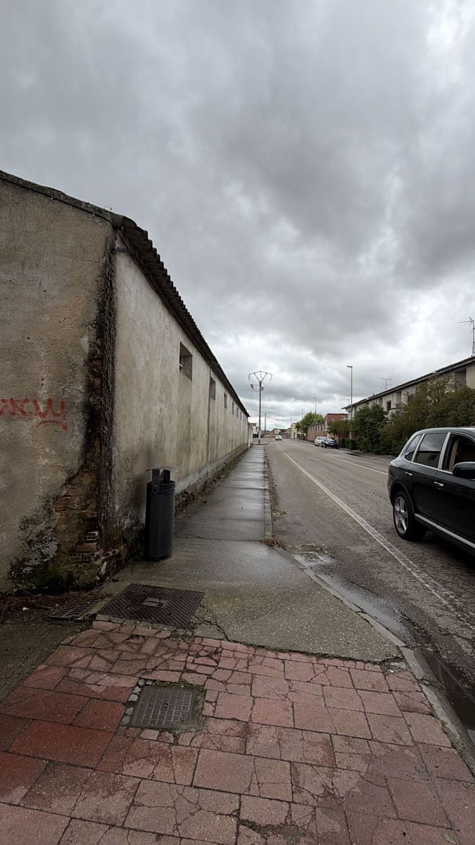 Erhverv til salg i Valladolid by - € 95.000 (Ref: 9987784)