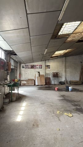 Erhverv til salg i Valladolid by - € 95.000 (Ref: 9987784)