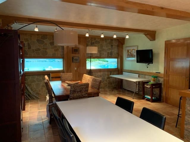 7 slaapkamer Villa te koop in Huesca stad met garage - € 890.000 (Ref: 9987785)