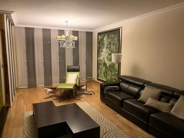 7 slaapkamer Villa te koop in Huesca stad met garage - € 890.000 (Ref: 9987785)