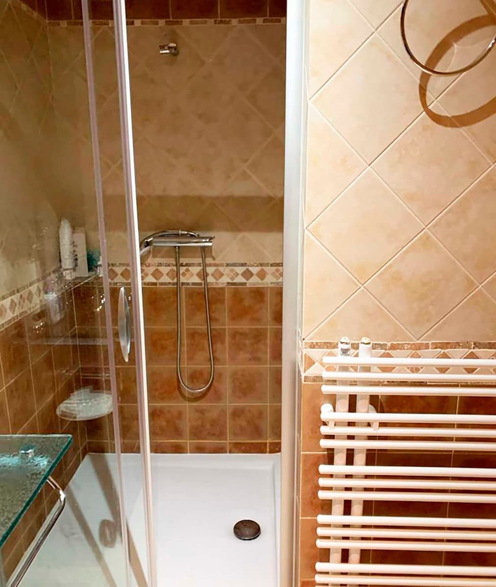 Chalet de 7 habitaciones en Huesca ciudad en venta con garaje - 890.000 € (Ref: 9987785)