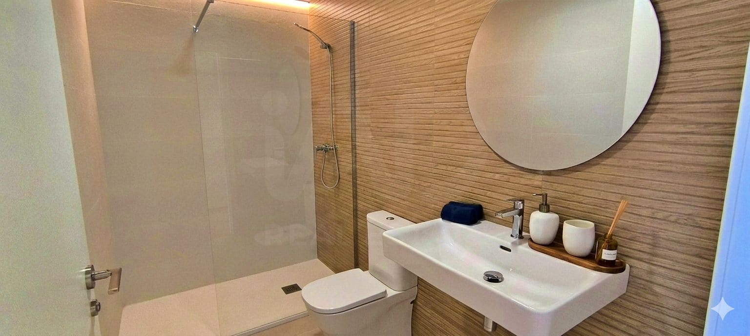 2 bedroom Apartment for sale in Monforte del Cid with pool garage - € 270,000 (Ref: 9987786)