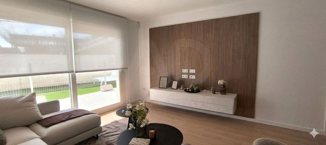 2 sovrum Lägenhet till salu i Monforte del Cid med pool garage - 270 000 € (Ref: 9987786)