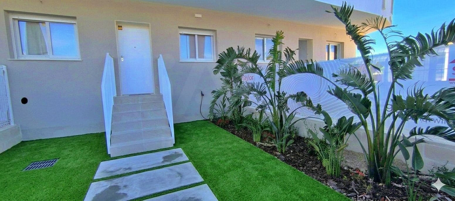 2 bedroom Apartment for sale in Monforte del Cid with pool garage - € 270,000 (Ref: 9987786)