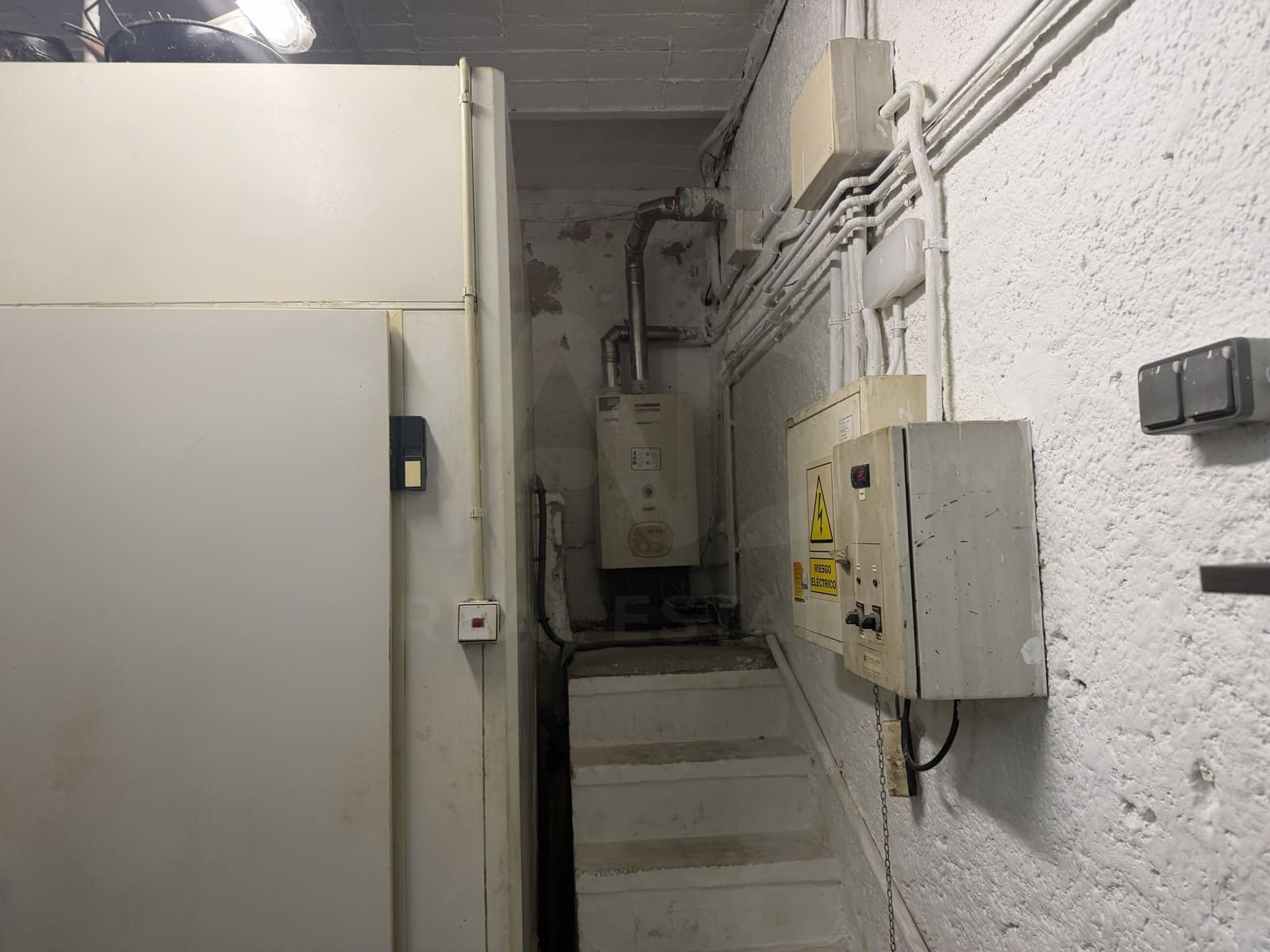 Kommersiell til salgs i Aiguafreda - € 200 000 (Ref: 9987788)