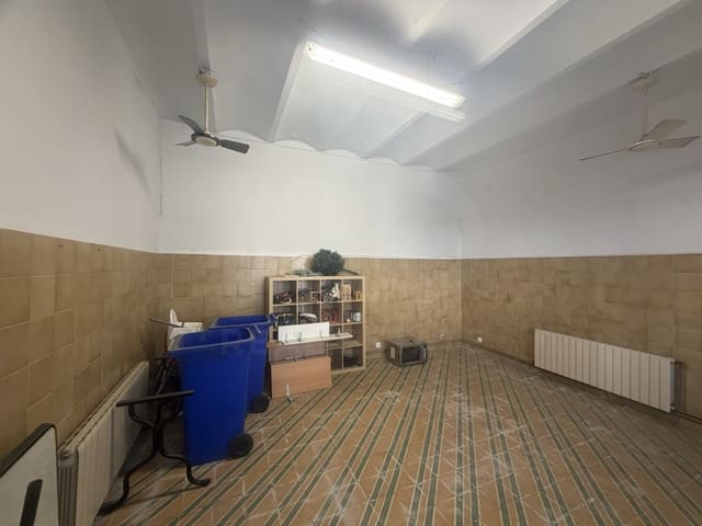 Kommersiell til salgs i Aiguafreda - € 200 000 (Ref: 9987788)
