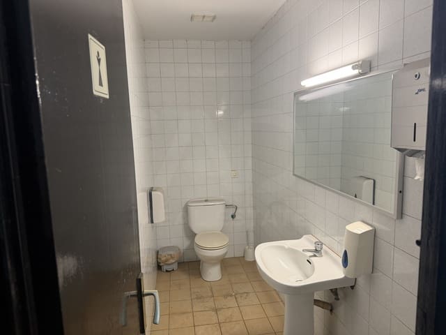 Kommersiell til salgs i Aiguafreda - € 200 000 (Ref: 9987788)