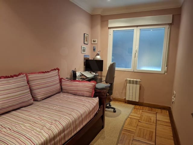 2 soveværelse Lejlighed til leje i Madrid by - € 1.800 (Ref: 9987789)